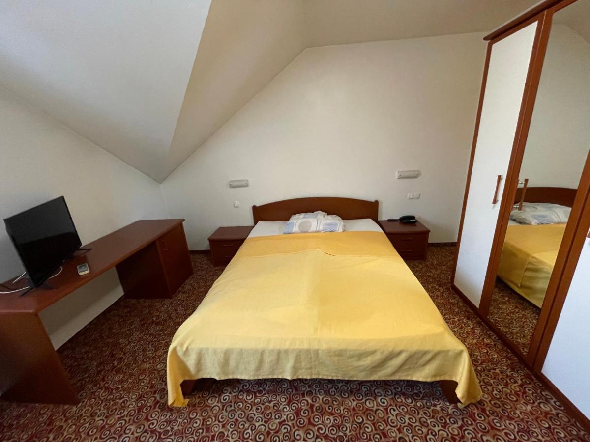 Hôtel Gostisce Senica à Senovo Extérieur photo