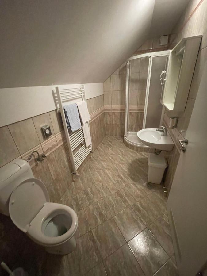 Hôtel Gostisce Senica à Senovo Extérieur photo